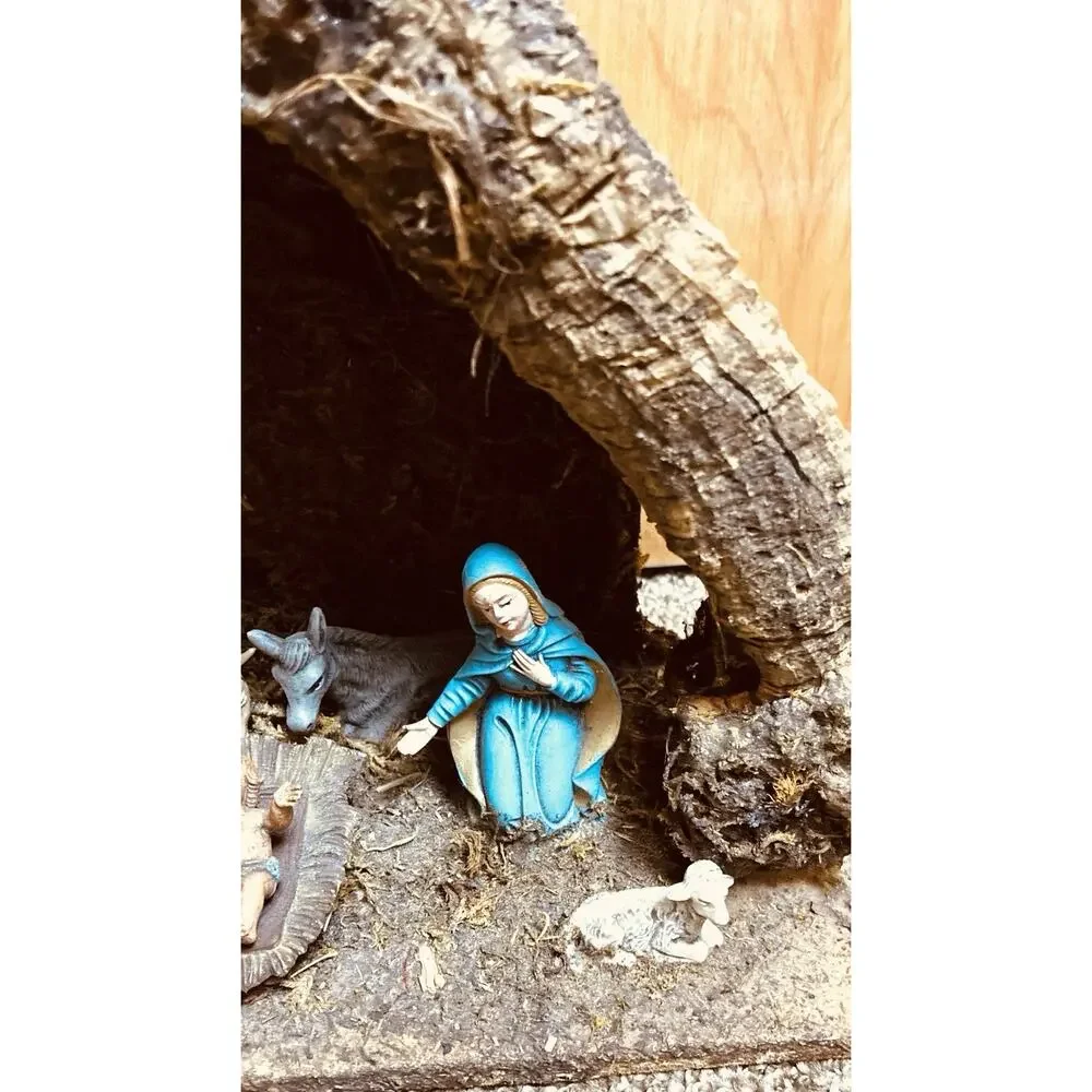 Vintage Rustic Nativity Manger Wood 1960’s Italian Joseph, Mary baby Jesus
